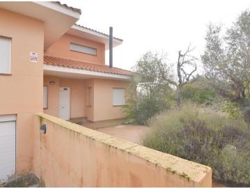 Urbis te ofrece un chalet pareado en venta en Urb. Oasis Golf, Carrascal de Barregas, Salamanca