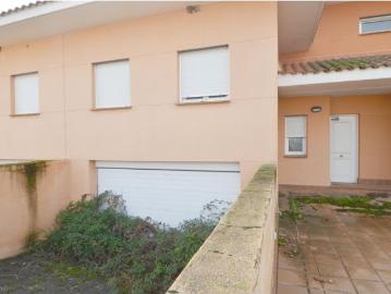 Urbis te ofrece un chalet pareado en venta en Urb. Oasis Golf, Carrascal de Barregas, Salamanca