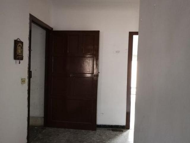 Urbis te ofrece una estupenda casa y local en venta en Vitigudino, Salamanca