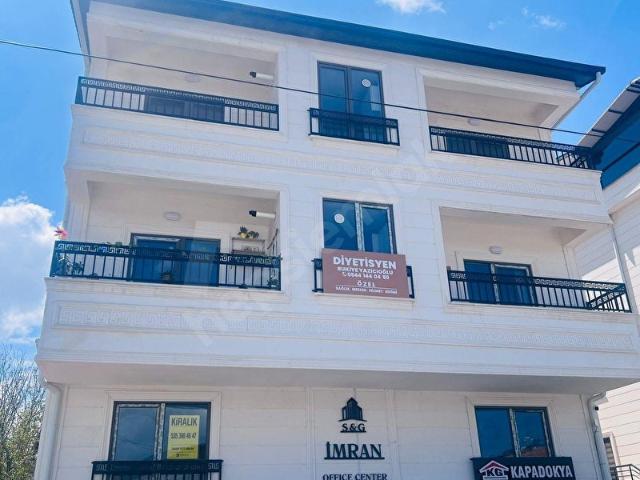 ÜRGÜPTE HARİKA KONUMDA BAHÇE KATI 2+0 KİRALIK SIFIR EŞYALI DAİRE