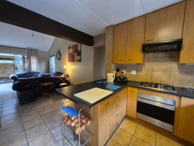 urgent available 3 bedroom home in.