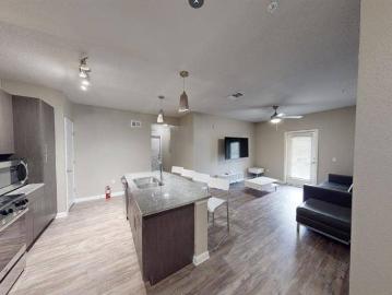 Urgent Summer Lease Take Over