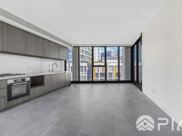 Urgent! Urgent! Urgent to sell!Modern 1 Bedroom Plus Study Apartment in the Heart of Sydney Olympic Park