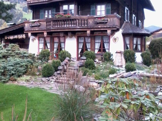 Urige Dachwohnung Altholz