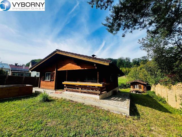 Uriger geht's nicht! Rustikaler, gemütlicher Holzbungalow in ruhiger Siedlungslage in Gablitz