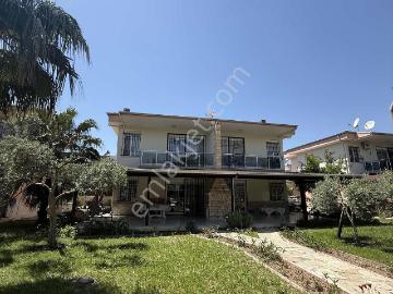 Ürkmez'de 3+1 Kiralık Havuzlu Villa