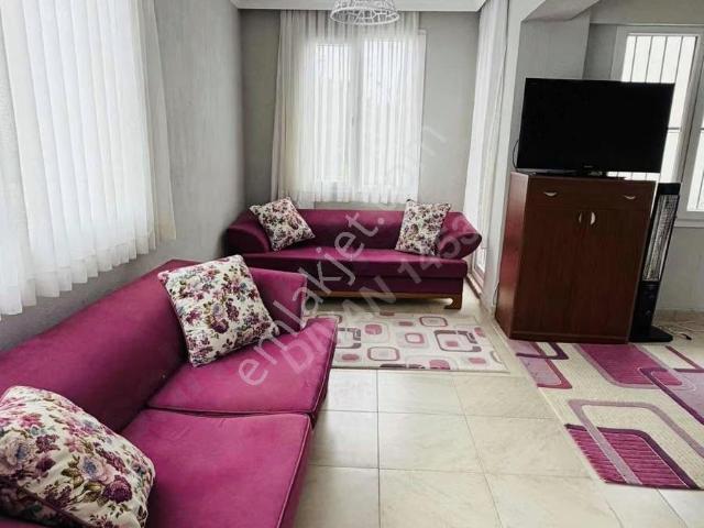 Urla Merkez Yakın Geniş Bahçeli Eşyalı Daire