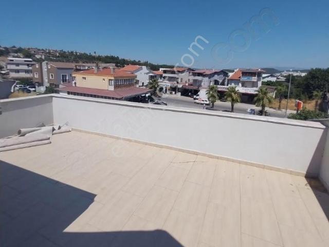 Urla Merkezde Kiralık Eşyalı 1+1 Daire