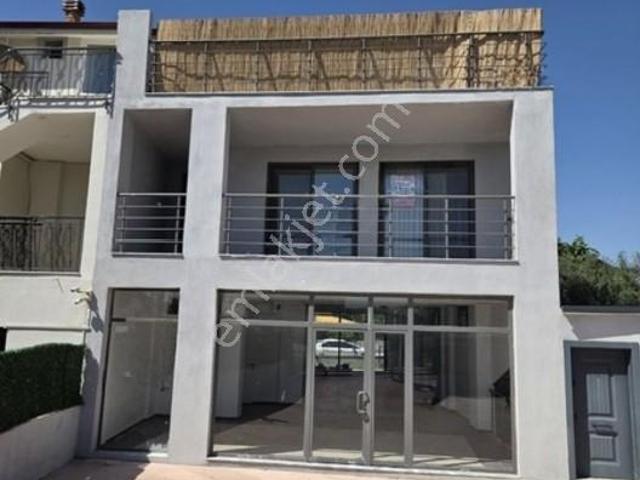 Urla Merkezde 2+1 Kapalı Mutfaklı Eşyalı Kiralık Daire