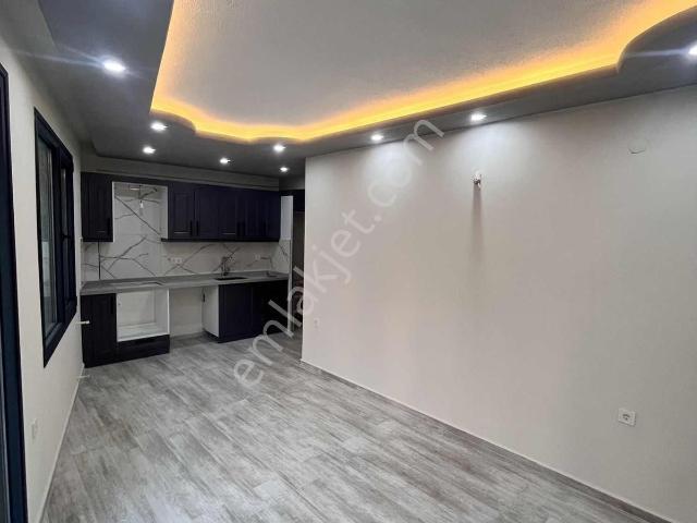 Urla Merkeze Yürüme Mesafesinde Satılık 3+1 Giriş Kat Daire