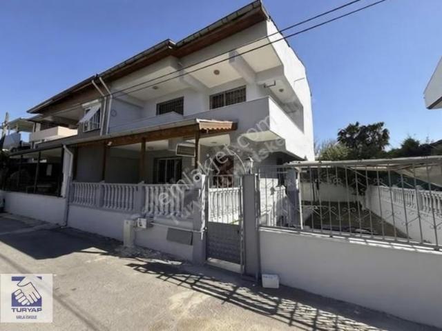 Urla Atatürk Mah.de Kiralık Müstakil Bahçeli Villa
