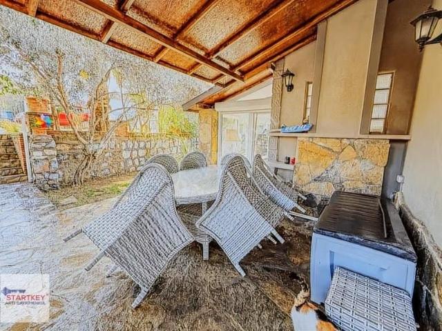 Urla Bademler Hekimköy Sitesinde Satılık 3+1 Müstakil Villa