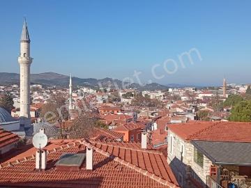 Urla Camiatik Mahallesinde Satılık Müstakil Ev