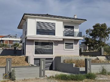 Urla Doğaevleri Hekimköy'de, 500 Bahçe İçerisinde 355 m2, Sıfır