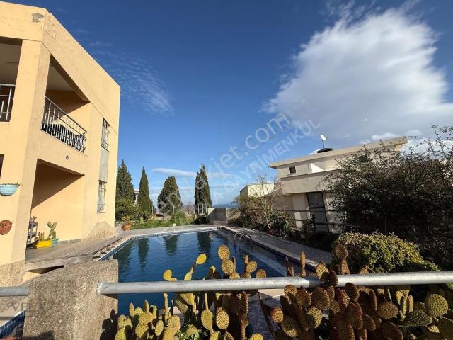 Urla Çeşmealtı Yazlık Kiralık 2+1 Deniz Manzaralı Villa