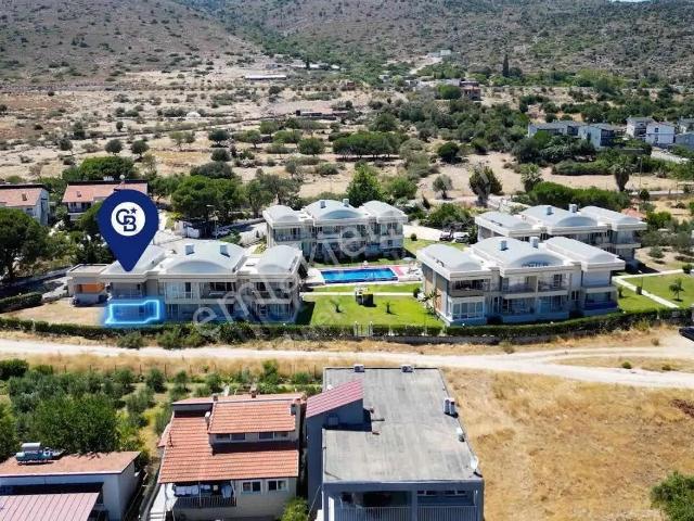 Urla Gülbahçe Havuzlu Site İçinde 1+1 Kiralık Eşyalı Daire