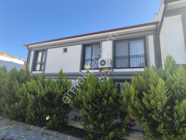 Urla Gülbahçede Kiralık Eşyalı 1+1 Daire