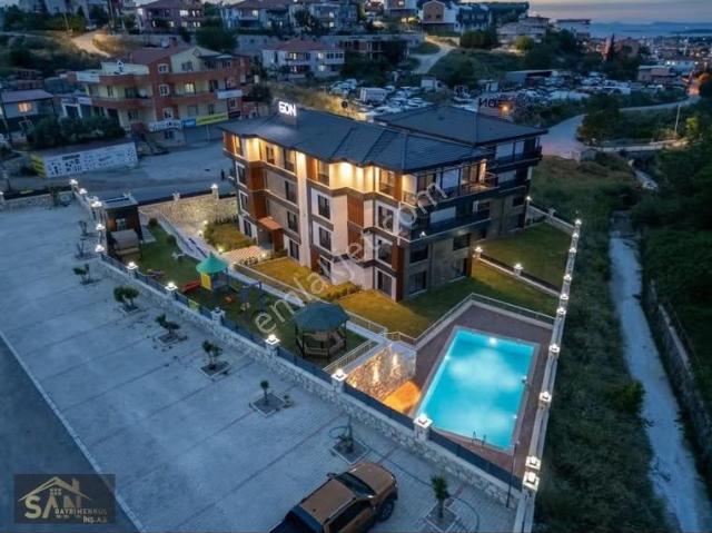 Urla Gdn Gold Sitesinde Satılık 140 Metre Bahçeli Daire
