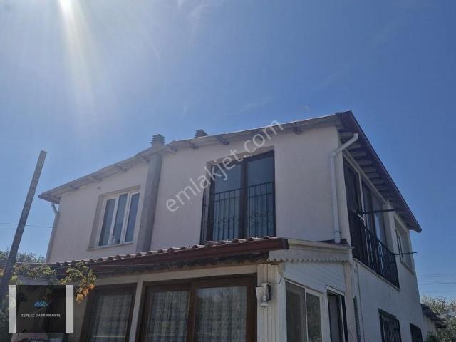 Urla İçmeler Mahallesin'de Kiralık 1+1 Daire