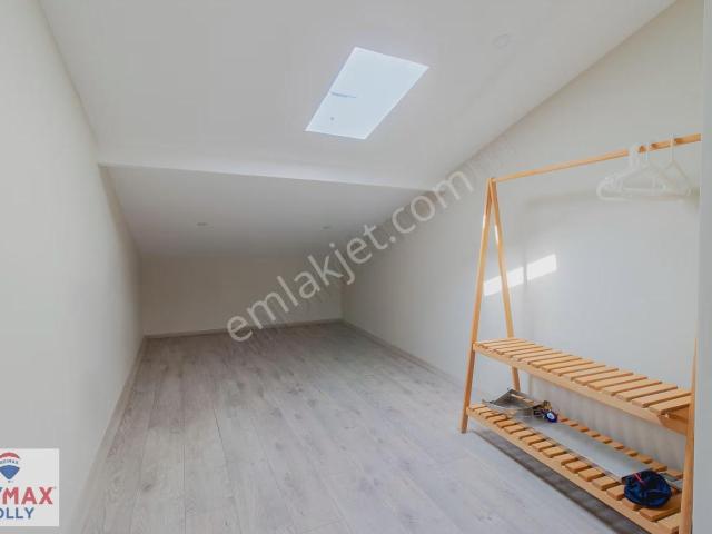 Urla Şirinkent Mahallesinde Müstakil Full Eşyalı Kiralık Villa