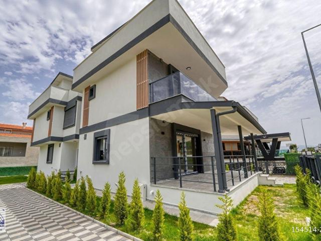 Urla İskelede Fırsat! Sıfır, Özel Girişli Villa