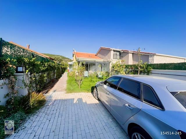Urla Kuşçular 500 m2 Arsa 5+1 Oda ve Giriş Katında 3 Yatak Odası