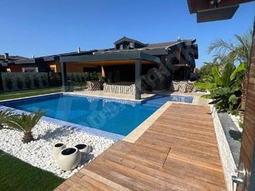 Urla Kuşçular'da Müstakil Havuzlu Eşyalı Ultra Lüks Villa