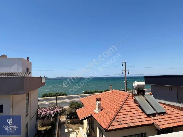 Urla Kalabak'ta Deniz Manzaralı Teraslı 3+1 Kiralık
