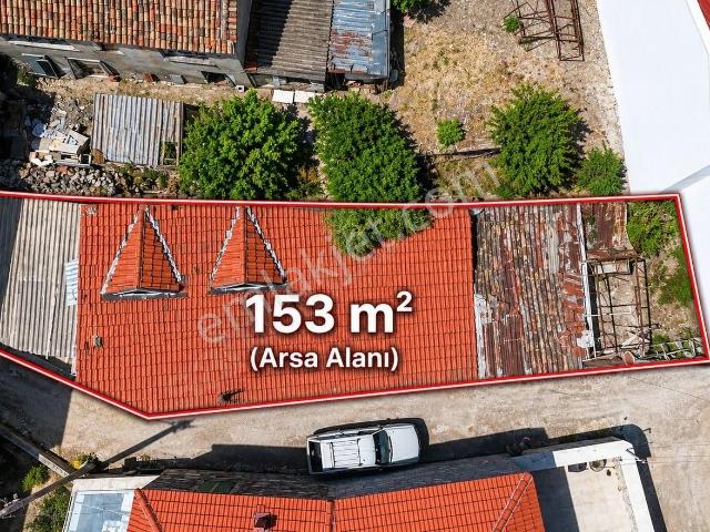 Urla Sıra Mahallesi'nde 153 M2 Arsa İçinde 2 Daire