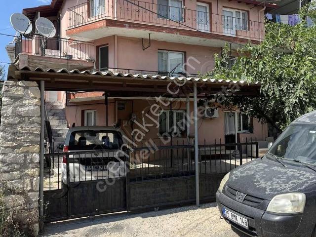 Urla Sanat Sokağı Yakını Bahçe Kullanımlı 2+1 Satılık Daire