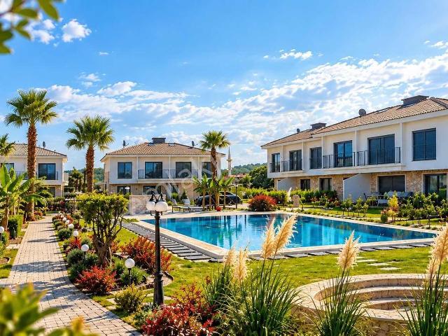 Urla Torosan'da Site İçerisinde Sıfır 3+1 Kiralık Villa