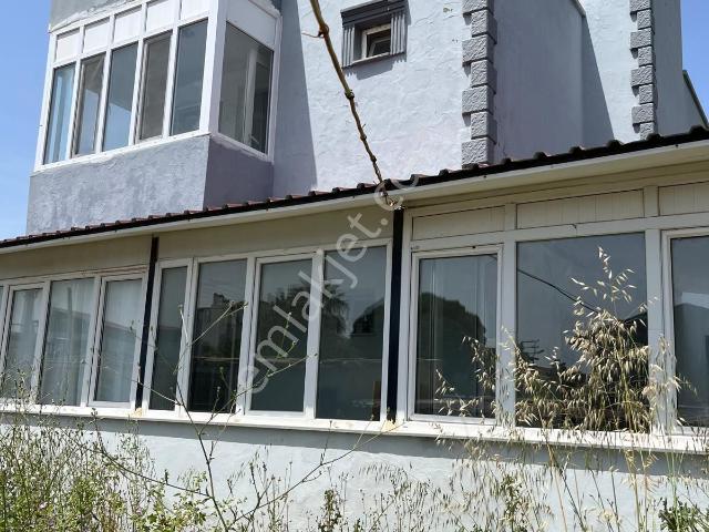 Urla Torasan Da Deniz Ve Sahile Yürüme Mesafesinde Kiralık Villa