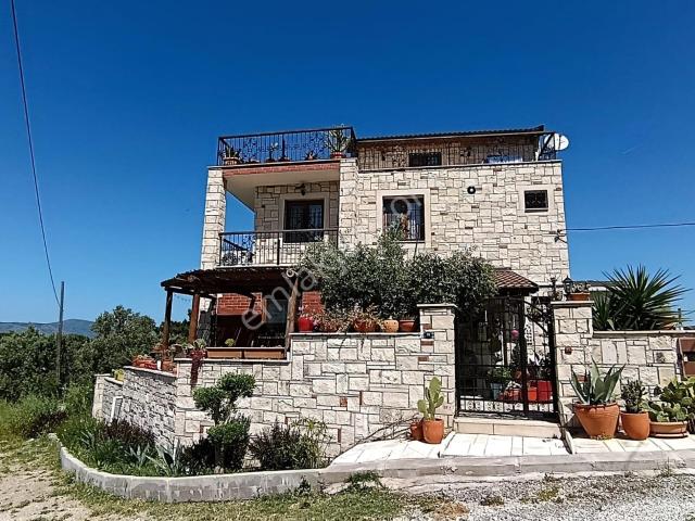 Urla Torasan Denize 100m Müstakil Ev