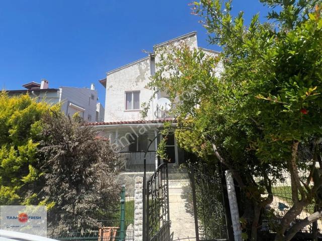 Urla Torasan'da Site İçi Kiralık Villa
