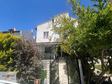 Urla Torasan'da Site İçi Kiralık Villa