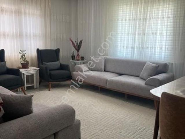 Urla Zeytinalanında Merkezi Konumda 3+1 Kiralık Daire