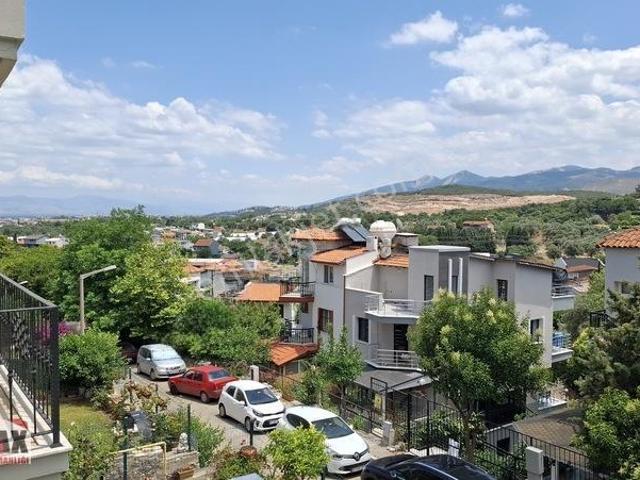 Urla Zeytinalanı'nda Satılık Deniz Manzaralı 5+1 Tripleks | Full