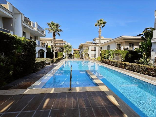 Urlada Casablanca Evleri Satılık 4+1 Villa
