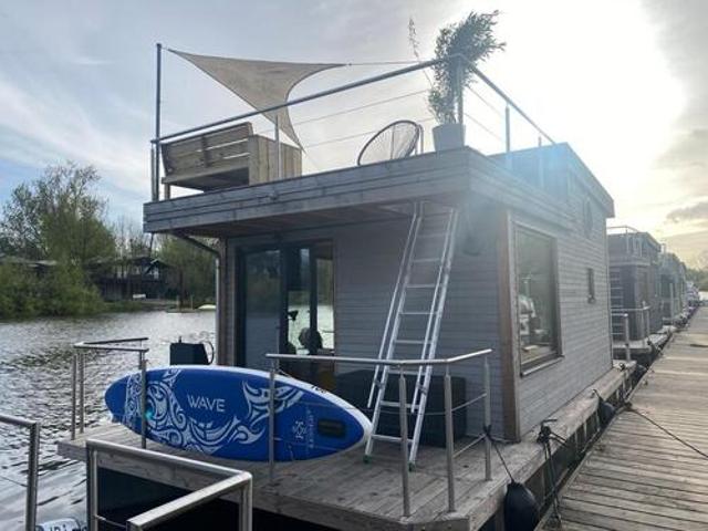 Urlaub auf dem Wasser, Hausboot OFF in Hamburg bis 4 Personen