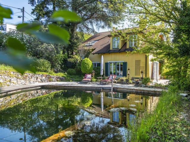 URLAUBSFEELING PUR! Eigenheim in mediterranem Stil mit Prachtgarten und Badeteich! Absolute Privatsphäre!