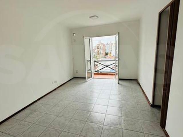 Urquiza 2500, Centro