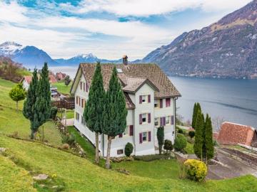 Villa for sale in Uri