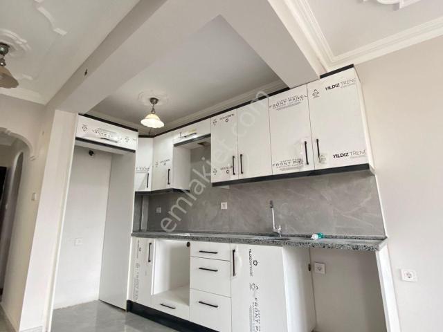✅utku Mahallesi ✅2+1 80m2 4 Katlının 3 Katı ❇️full Tadilatlı Özelikli Petek Kombili