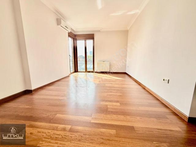 Utkudan Göztepe Balkonlu Ebeveynli 160 M2 Ferah Satılık 3+1