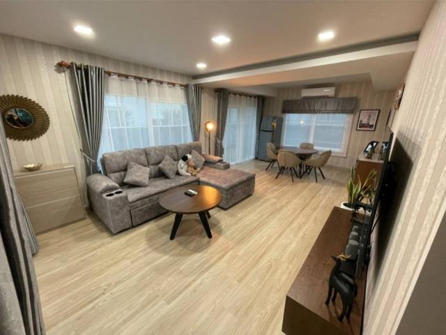 UV01847 Villaggio Srinakarin Bangna: MegaBangna