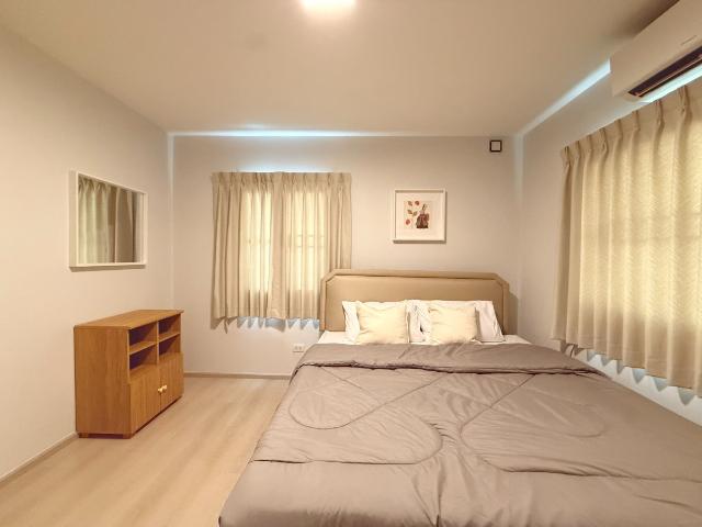 UV01932 Villaggio Srinakarin Bangna: MegaBangna