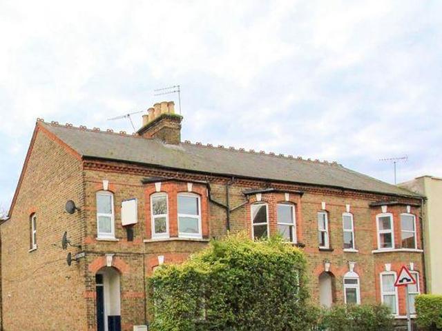 UXBRIDGE UB8 2 bed flat to rent £1,475 pcm £340 pw