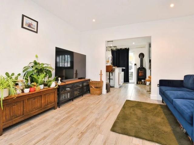 Uxbridge Drive, Plymouth PL5, 4 bed property to rent, £1,400 pcm | PrimeLocation