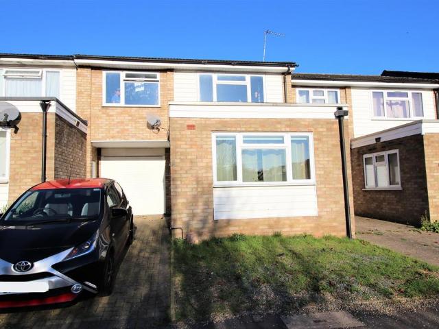 Uxbridge Middlesex 4 bed terraced house to rent £2,750 pcm £635 pw
