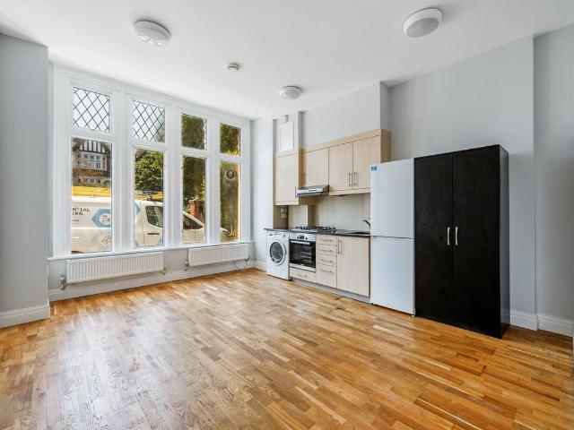 Uxbridge Road, Acton W3, Studio to rent, £1,500 pcm | PrimeLocation